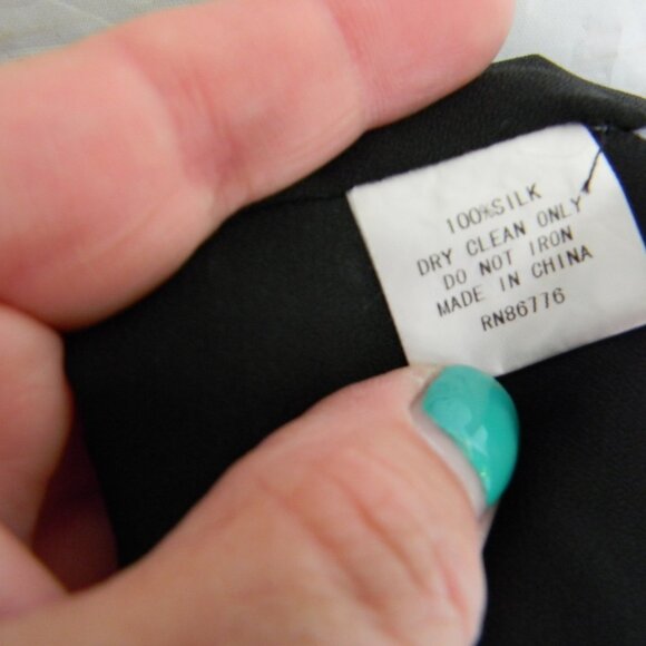 DUE PER DUE 100% SILK BLACK BEADED SIDES V-NECK TANK BLOUSE TOP SZ XS/S Y2K - Picture 5 of 5